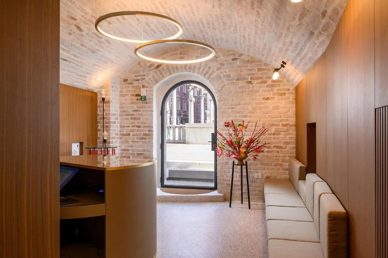 Zlata Ladjica Boutique Hotel